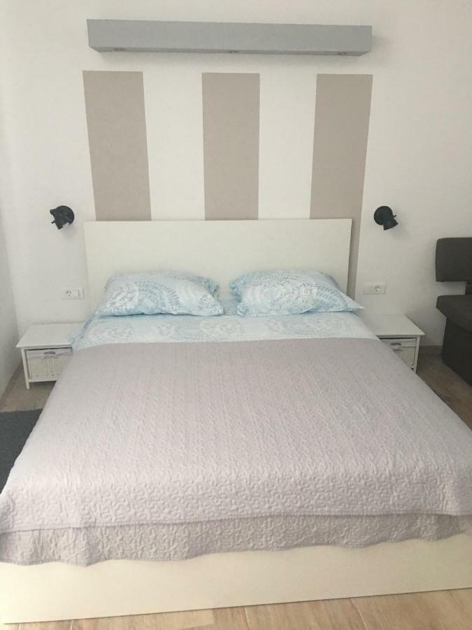 Ferienwohnung Studio Apartman Dado Bale Exterior foto